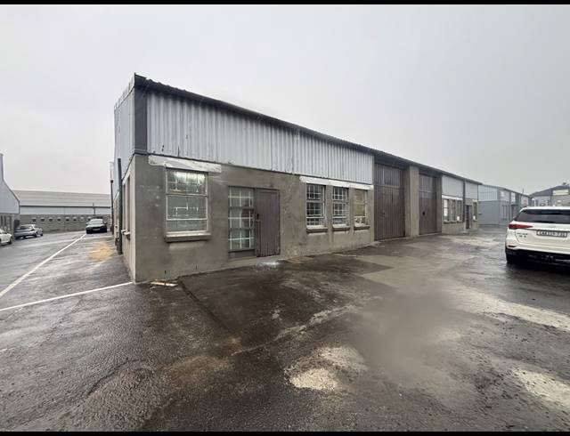 250M² WAREHOUSE TO LET IN STIKLAND INDUSTRIAL